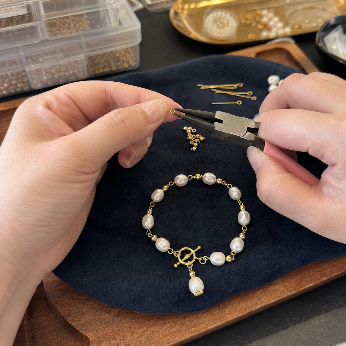 Handmade Freshwater Pearl Toggle Bracelet with Pearl Charm