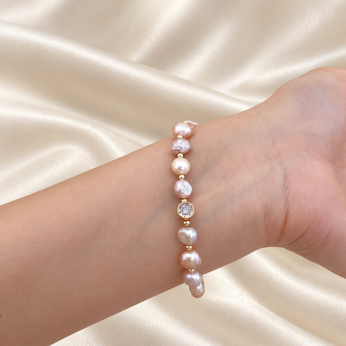 6–7mm Multicolor Freshwater Pearl Bracelet with Gold-Tone Details