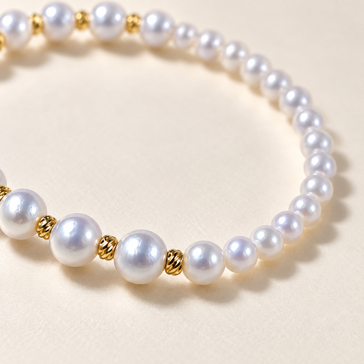 Graduated Freshwater Pearl Bracelet with Gold-Tone Accents